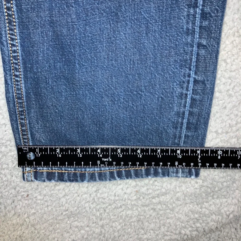 Levis preowned broken
